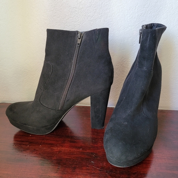Mossimo Black Suede Heeled Booties - Picture 4 of 7